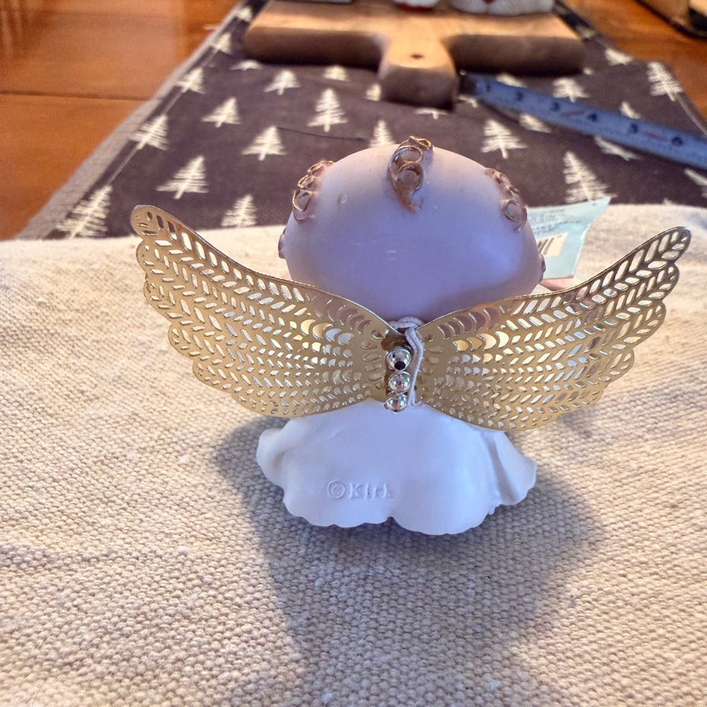 Adorable Angel Cheeks Figurines with Gold Wings - Picture 5 of 12